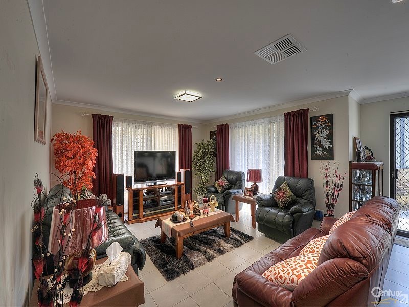 35 Newbridge Street, Meadow Springs WA 6210