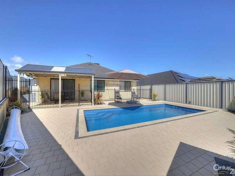35 Newbridge Street, Meadow Springs WA 6210