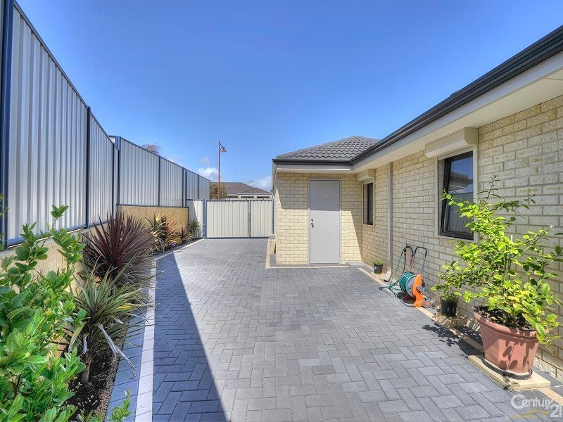 35 Newbridge Street, Meadow Springs WA 6210