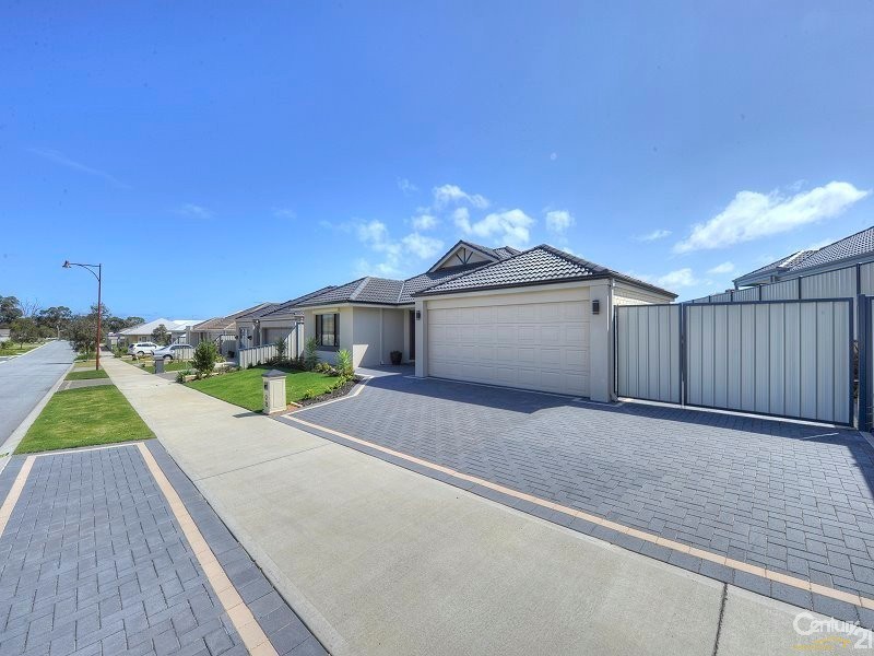 35 Newbridge Street, Meadow Springs WA 6210