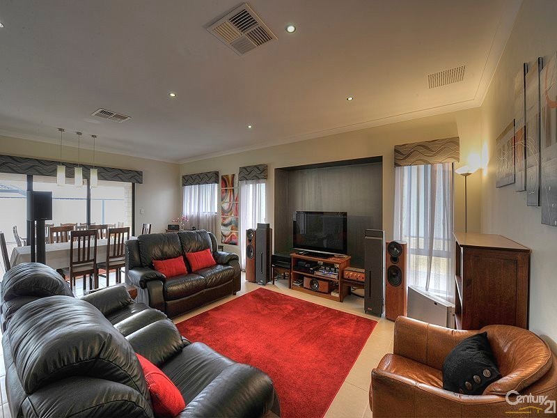 143 Pebblebeach Boulevard, Meadow Springs WA 6210