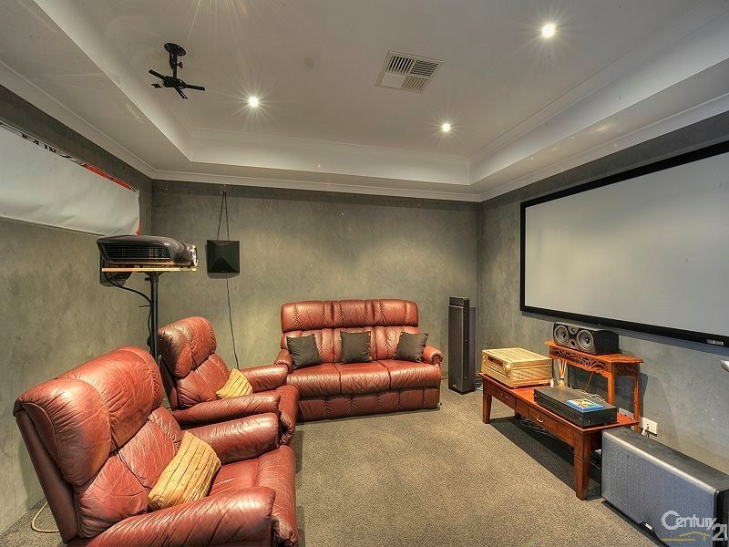 143 Pebblebeach Boulevard, Meadow Springs WA 6210