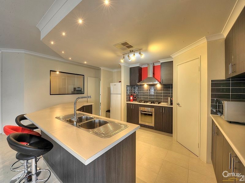 143 Pebblebeach Boulevard, Meadow Springs WA 6210