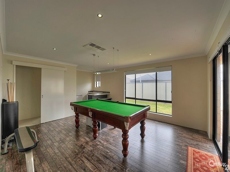 143 Pebblebeach Boulevard, Meadow Springs WA 6210