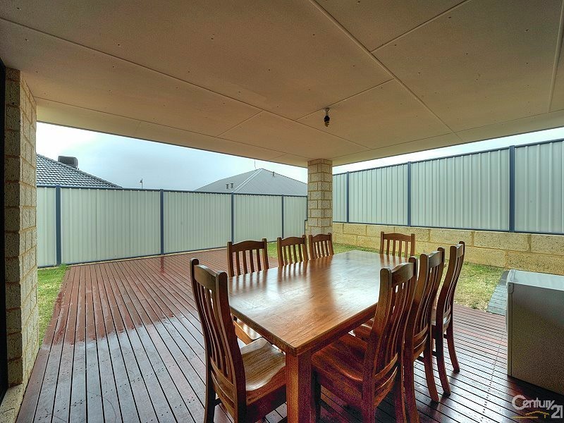 143 Pebblebeach Boulevard, Meadow Springs WA 6210