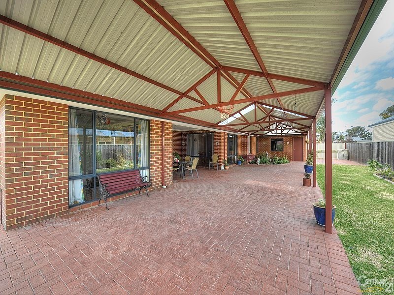 10 Riverina Avenue, Coodanup WA 6210
