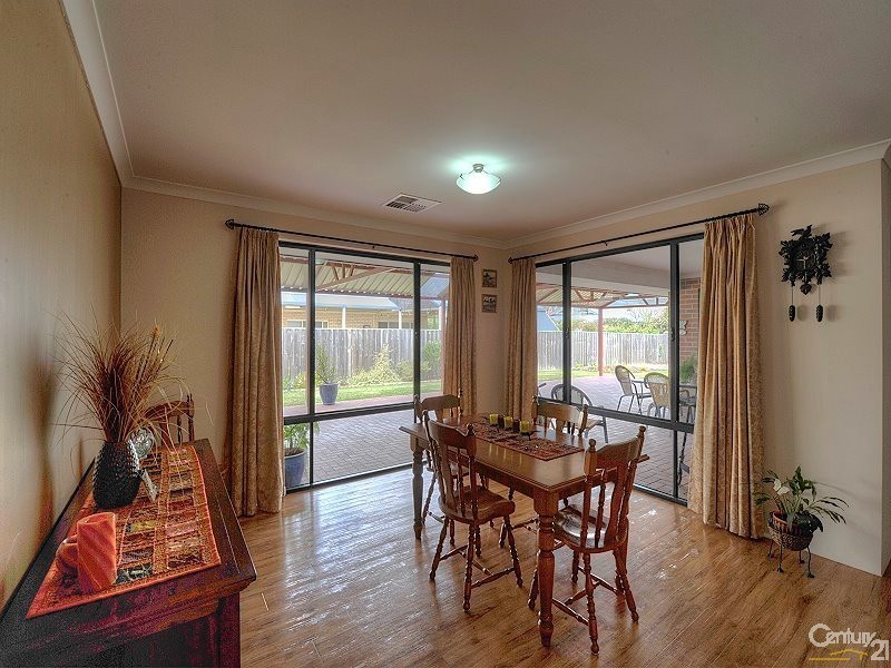 10 Riverina Avenue, Coodanup WA 6210