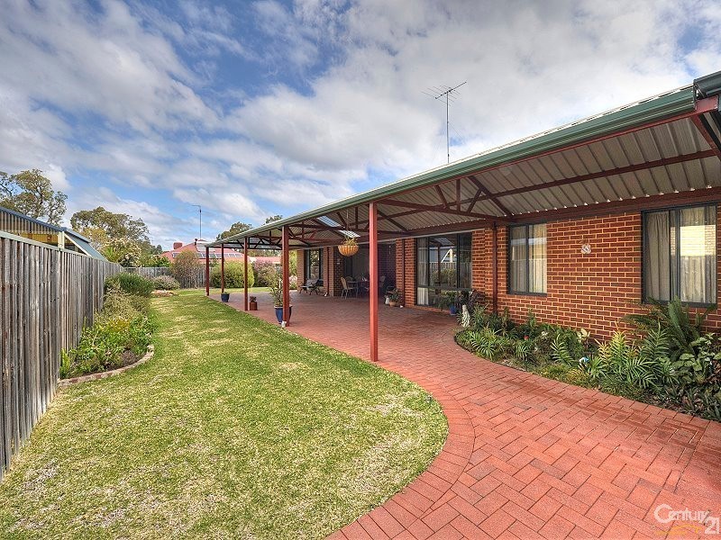 10 Riverina Avenue, Coodanup WA 6210