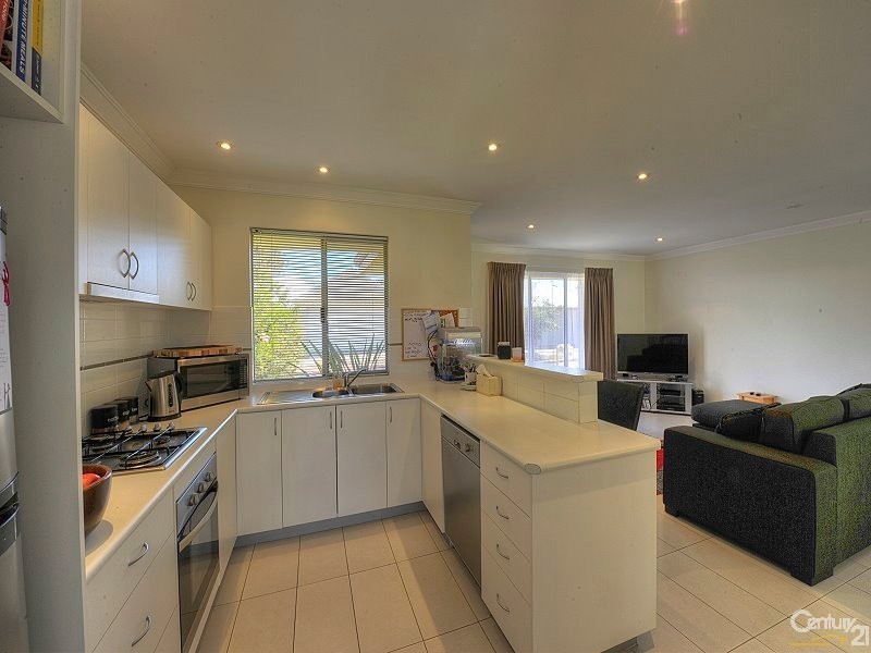 14 Zamia Loop, Wannanup WA 6210