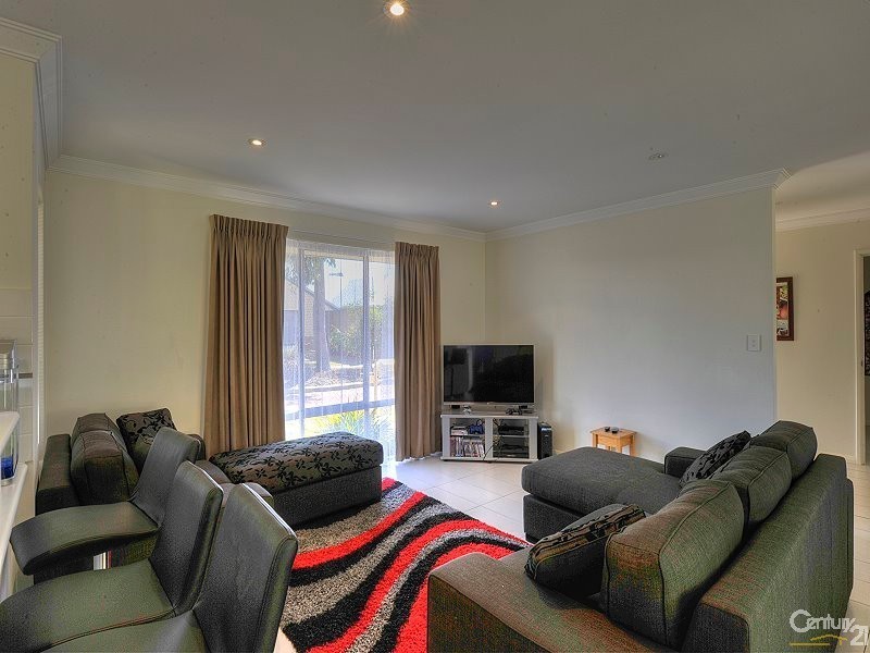 14 Zamia Loop, Wannanup WA 6210