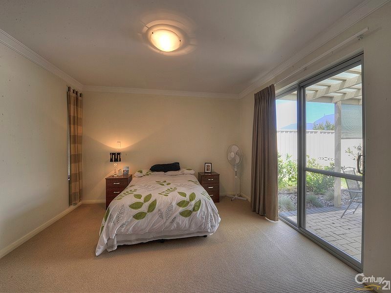 14 Zamia Loop, Wannanup WA 6210