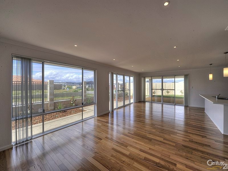 1 Shonae Pass, Halls Head WA 6210