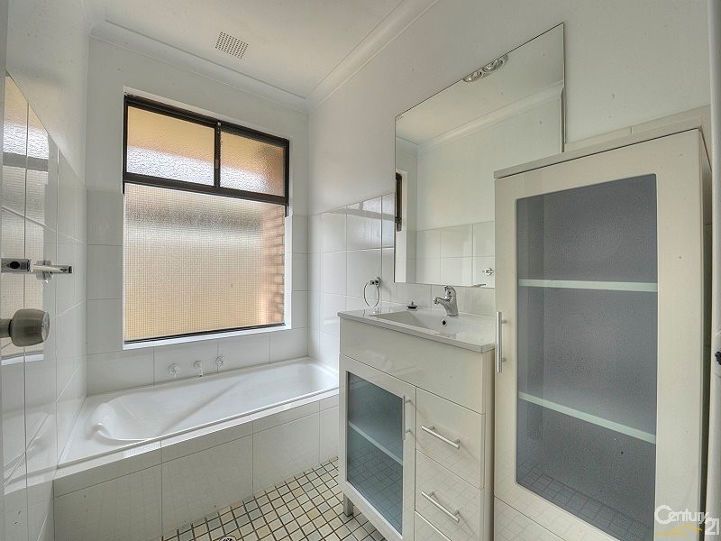 182  McLarty Road, Halls Head WA 6210