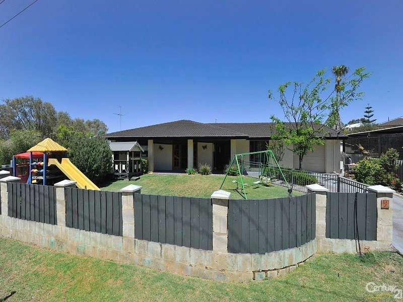 4 Karinga Road, San Remo WA 6210