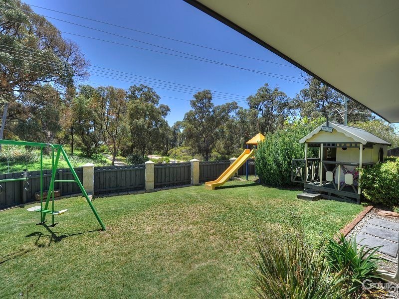 4 Karinga Road, San Remo WA 6210