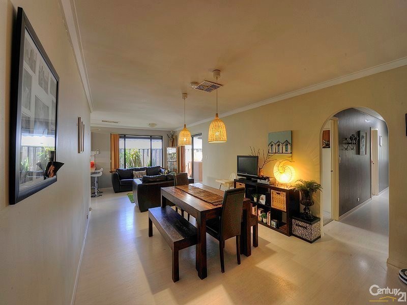 4 Karinga Road, San Remo WA 6210