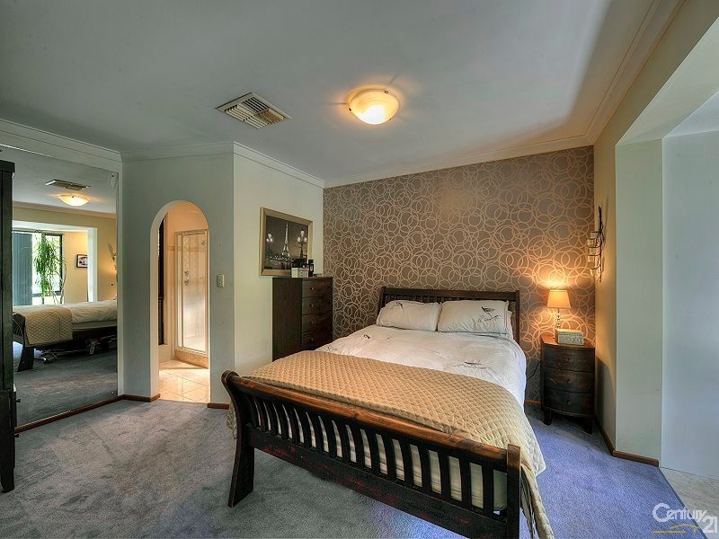 4 Karinga Road, San Remo WA 6210