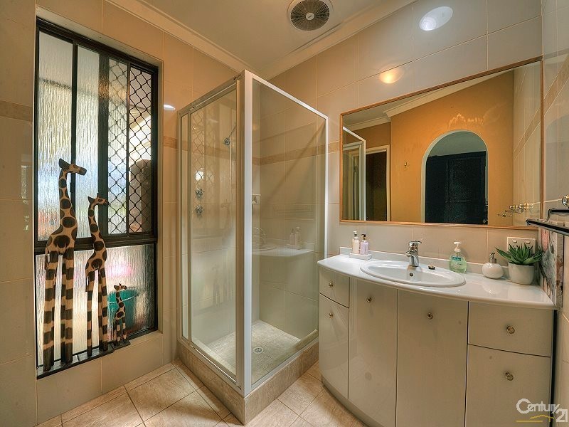 4 Karinga Road, San Remo WA 6210