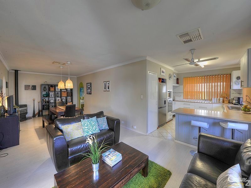 4 Karinga Road, San Remo WA 6210