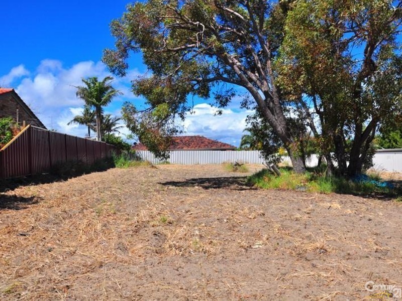 24 Mahogany Drive, Halls Head WA 6210