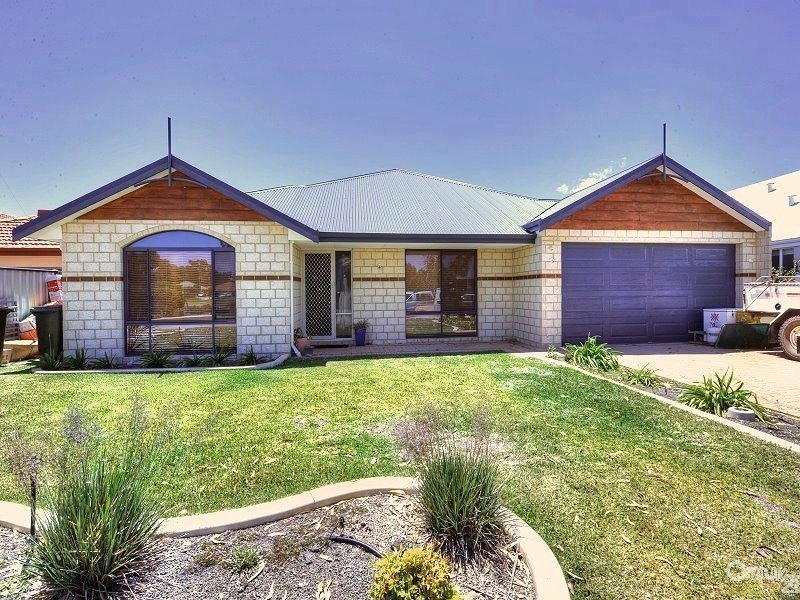 12 Grandmere Parade, Meadow Springs WA 6210