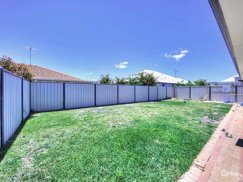 12 Grandmere Parade, Meadow Springs WA 6210