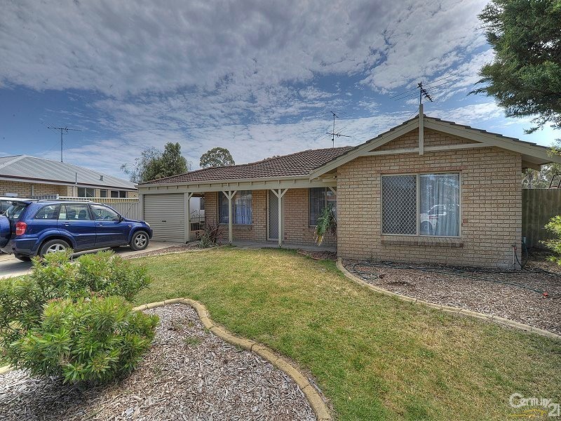 4 Lydia Place, Greenfields WA 6210