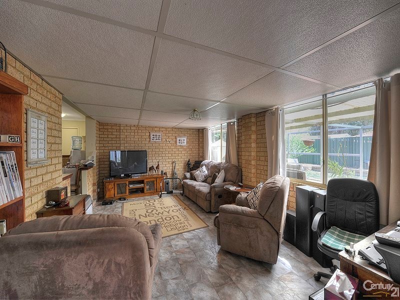 4 Lydia Place, Greenfields WA 6210