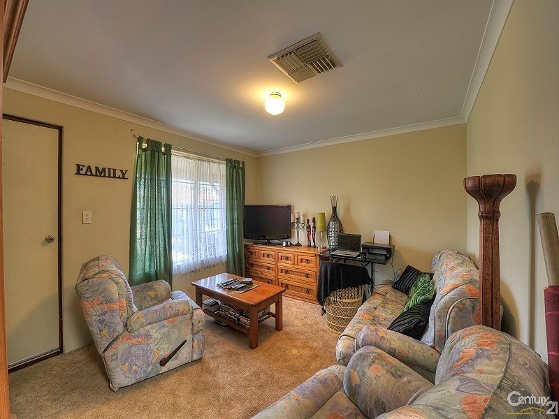 4 Lydia Place, Greenfields WA 6210