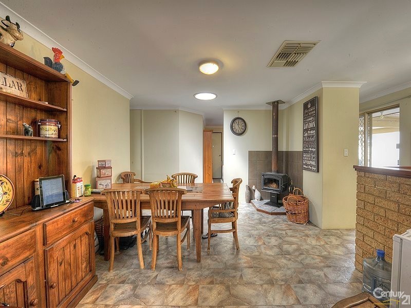 4 Lydia Place, Greenfields WA 6210