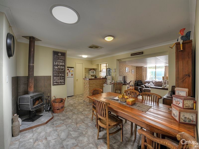 4 Lydia Place, Greenfields WA 6210