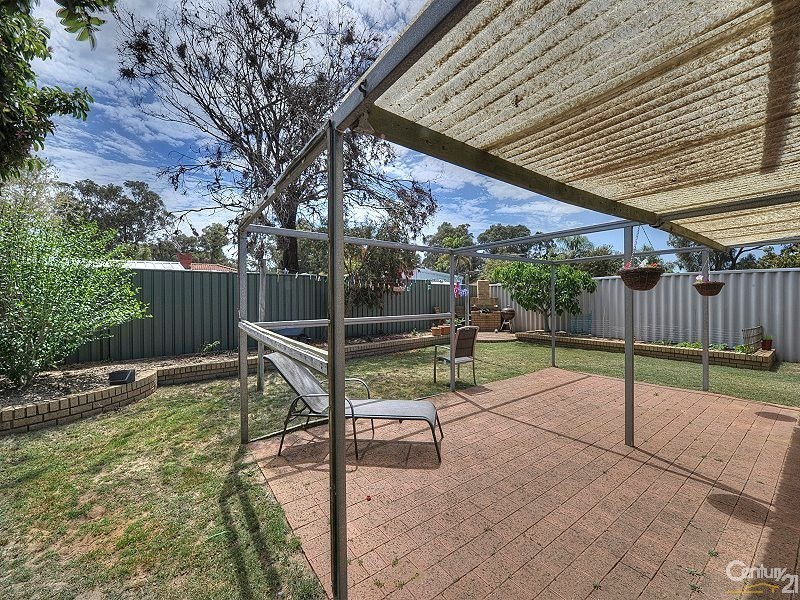 4 Lydia Place, Greenfields WA 6210