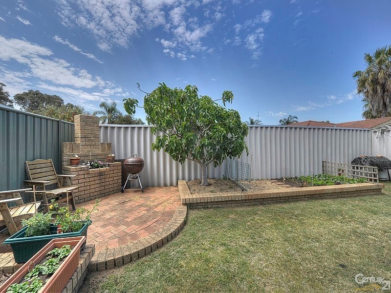 4 Lydia Place, Greenfields WA 6210