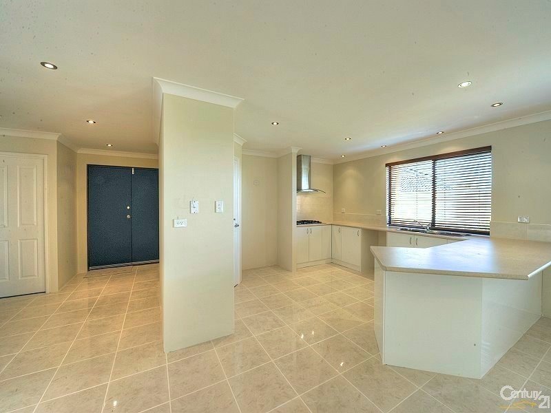 18 Lascelles Circus, Lakelands WA 6180