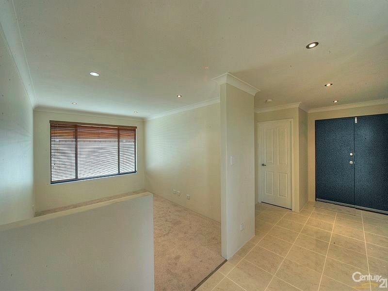 18 Lascelles Circus, Lakelands WA 6180