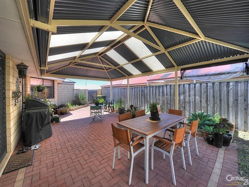 181 Peelwood Parade, Halls Head WA 6210