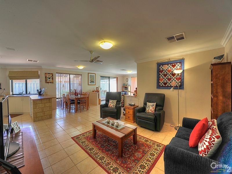 181 Peelwood Parade, Halls Head WA 6210