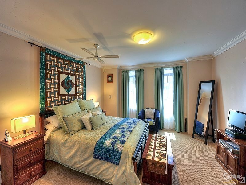 181 Peelwood Parade, Halls Head WA 6210