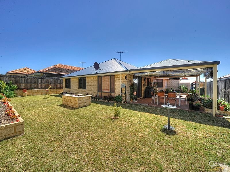 181 Peelwood Parade, Halls Head WA 6210