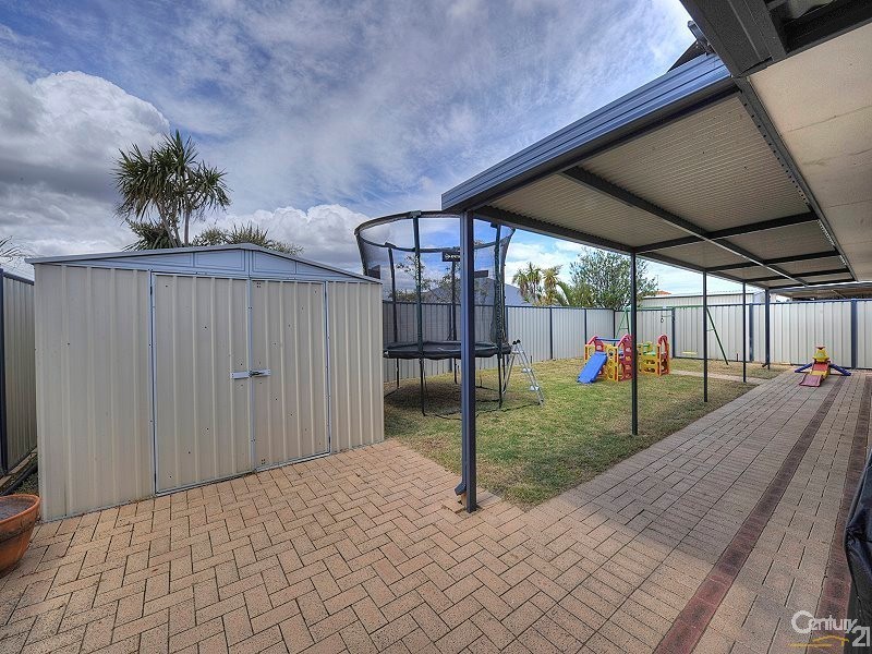 24 Finchley Avenue, Meadow Springs WA 6210