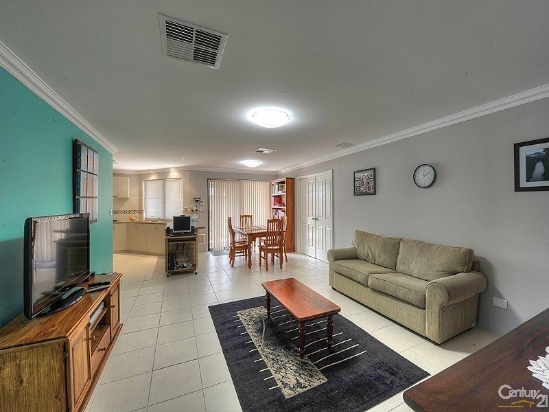 24 Finchley Avenue, Meadow Springs WA 6210