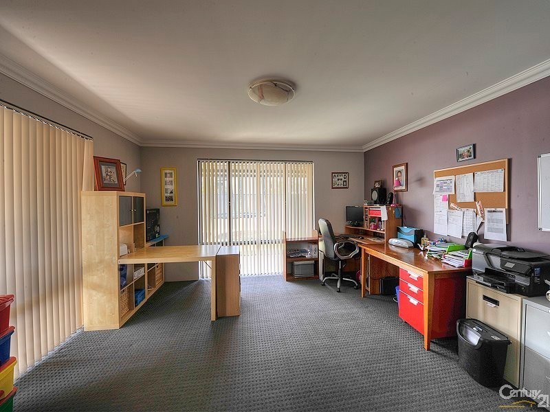 24 Finchley Avenue, Meadow Springs WA 6210