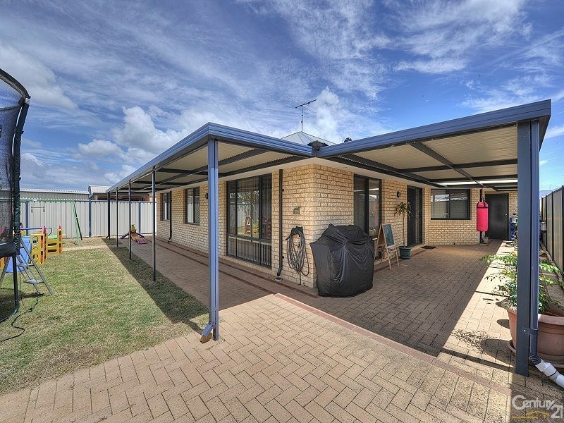 24 Finchley Avenue, Meadow Springs WA 6210