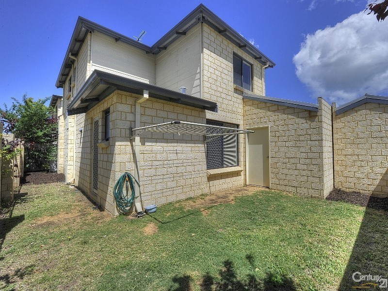 4/2 Bortolo Drive, Greenfields WA 6210