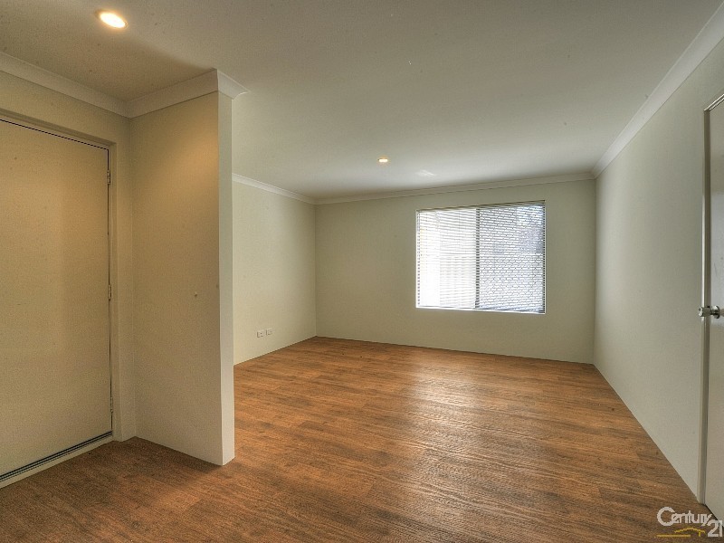 4/2 Bortolo Drive, Greenfields WA 6210