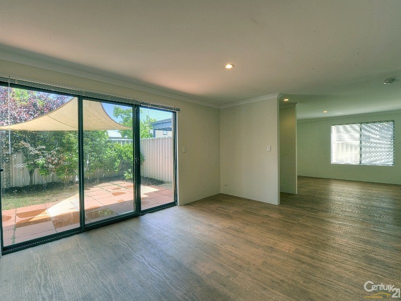 4/2 Bortolo Drive, Greenfields WA 6210