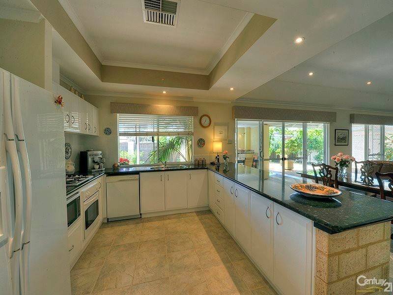 1 Brouwer Trail, Dudley Park WA 6210
