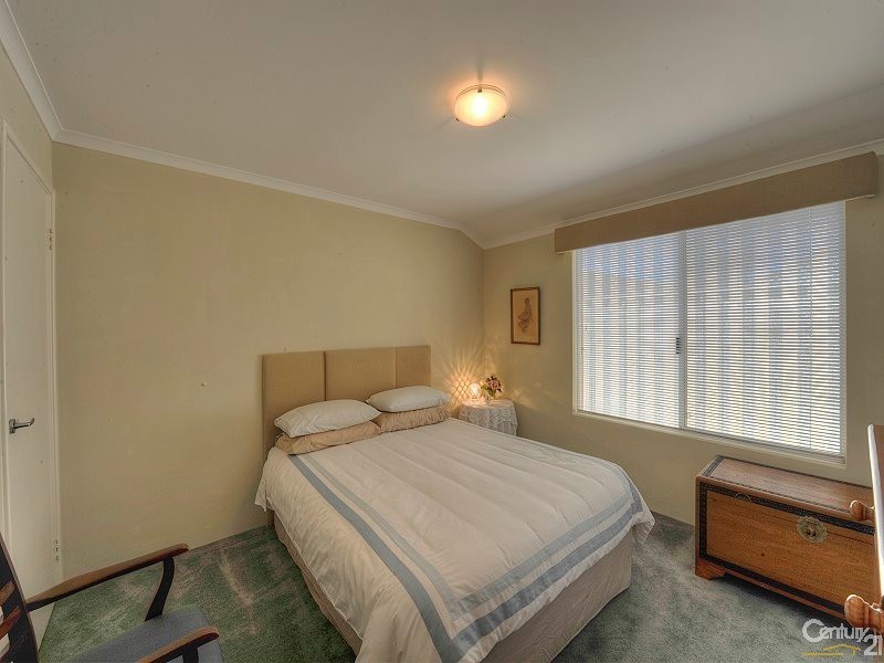 1 Brouwer Trail, Dudley Park WA 6210