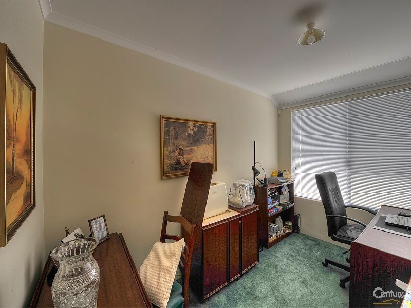 1 Brouwer Trail, Dudley Park WA 6210