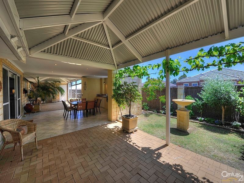 1 Brouwer Trail, Dudley Park WA 6210